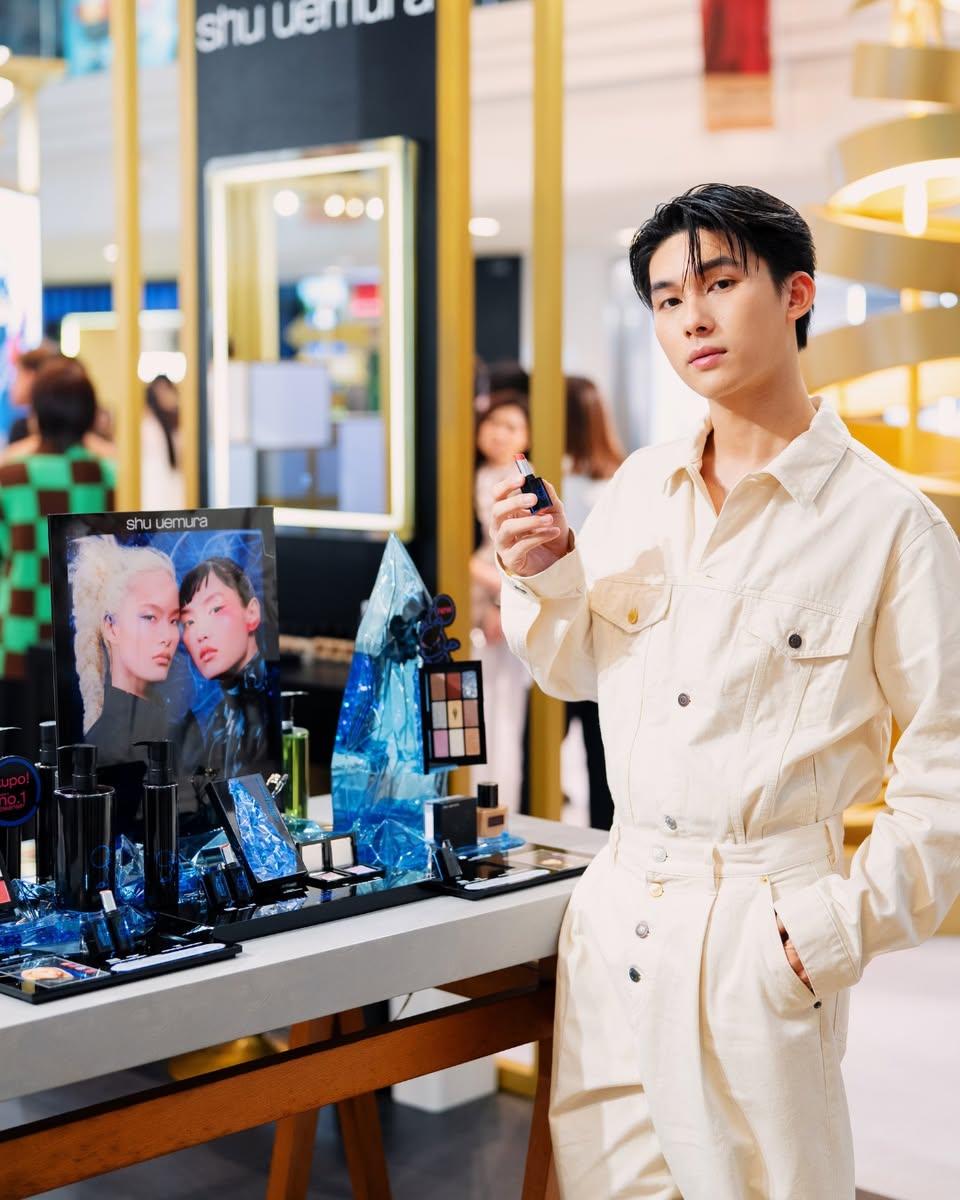 Attendees at a beauty masterclass session learning new techniques