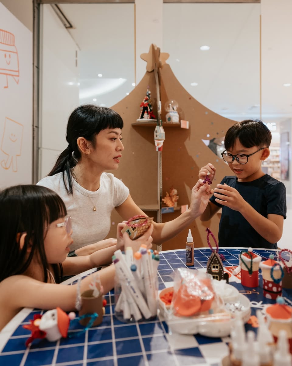 Vibrant artwork by a young artist at the Pei-Per Arts School pop-up