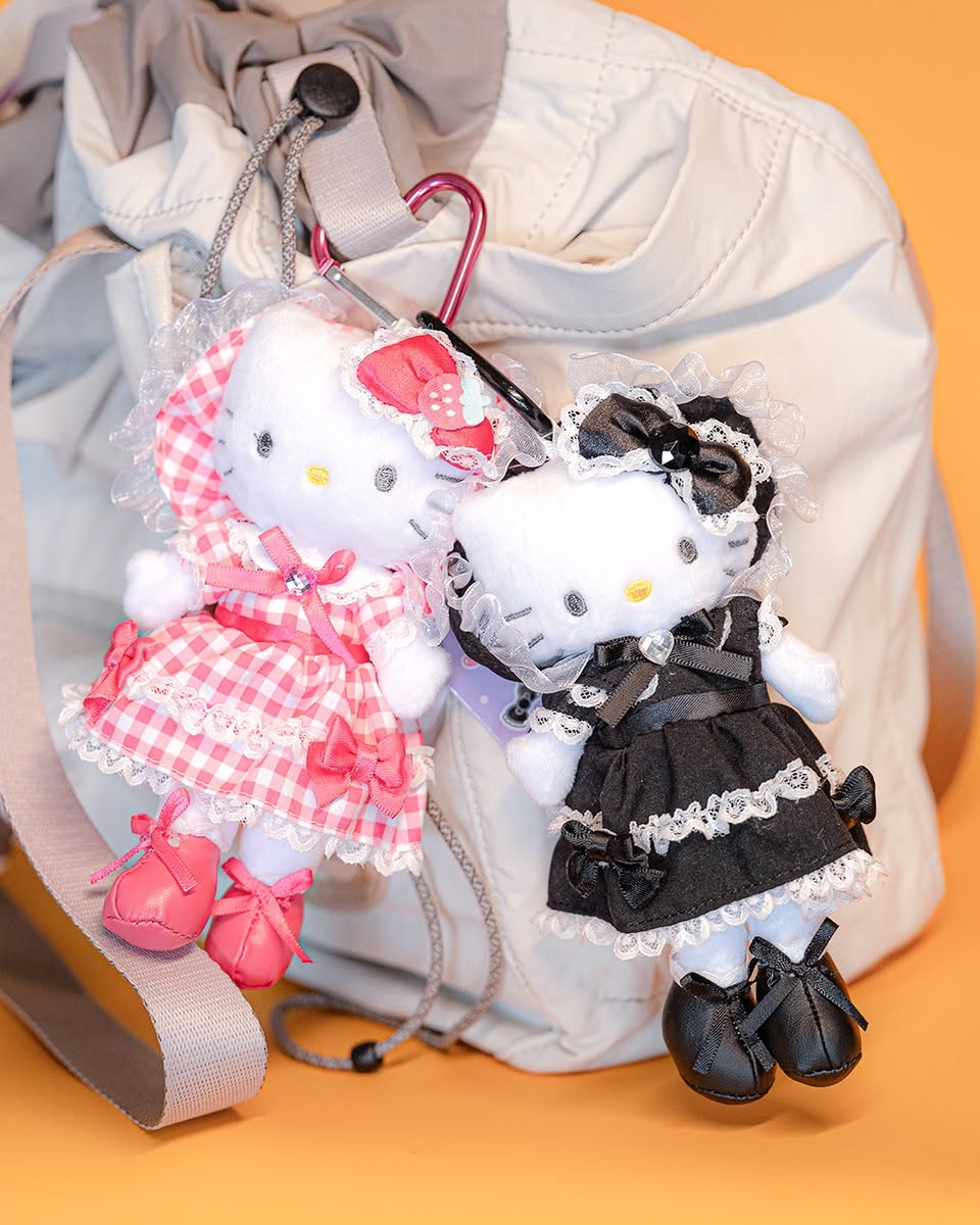 Sleek minimalist bags perfect for personalization