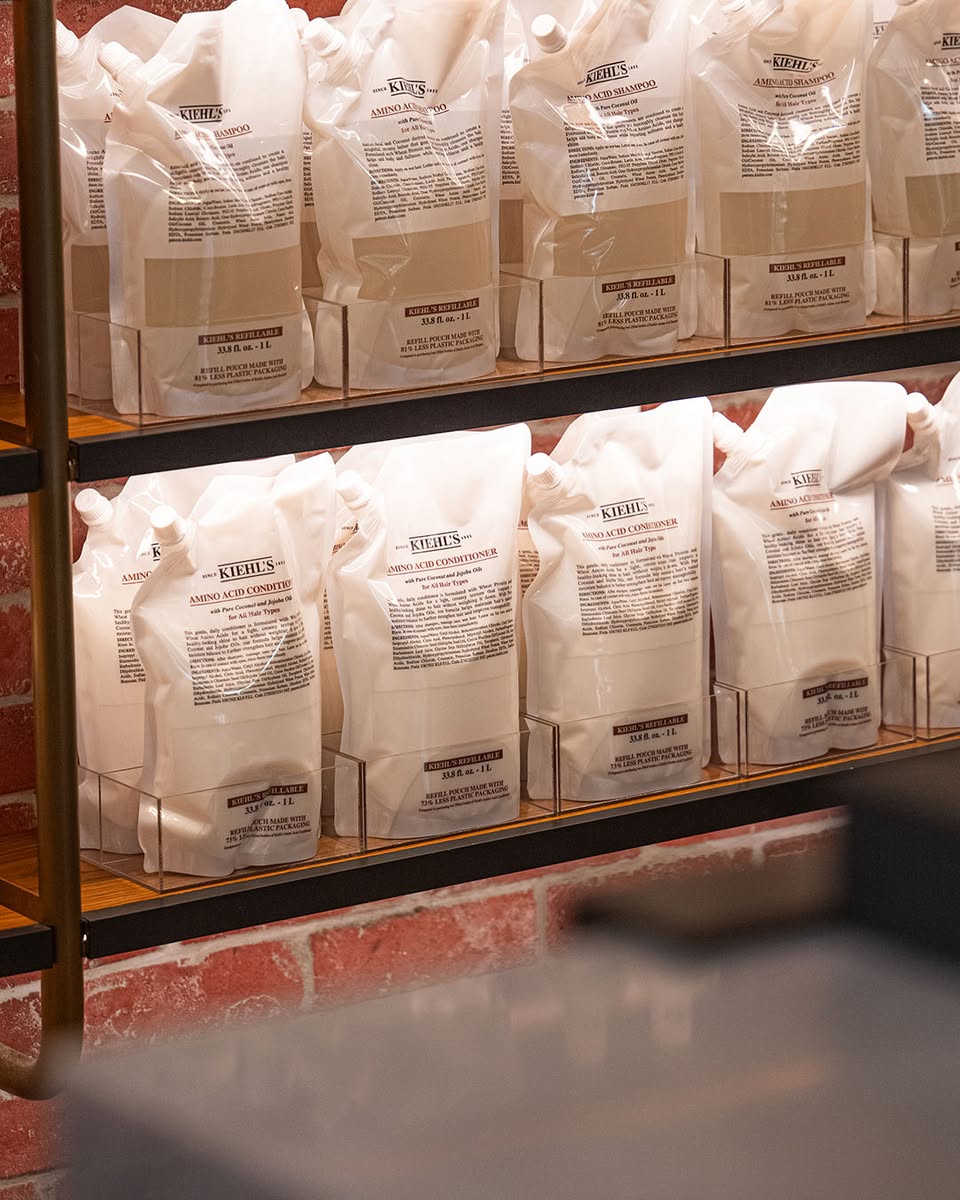 Using reusable tote bags for a greener shopping experience