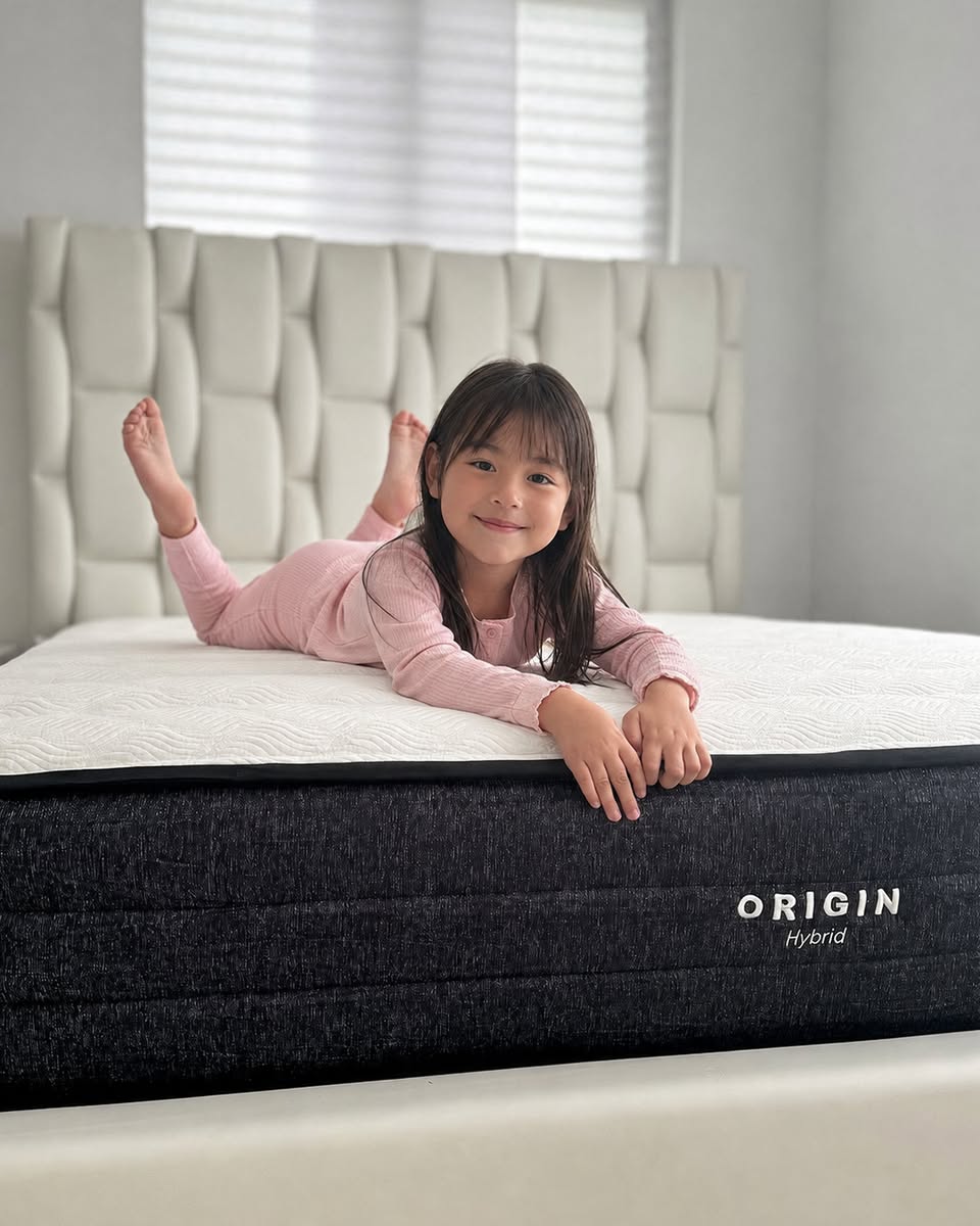 Origin Hybrid mattress with quilted top surface